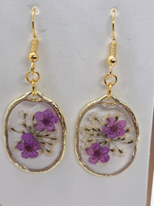 Purple blooms in Resin